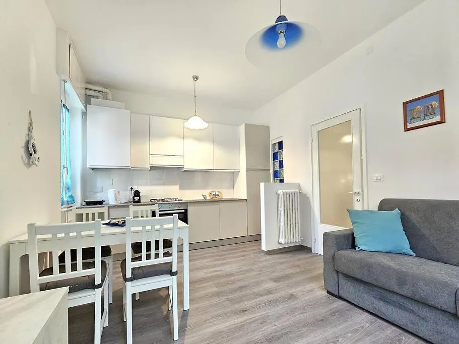 Cozy Haven In The Heart Of Rapallo 0*,